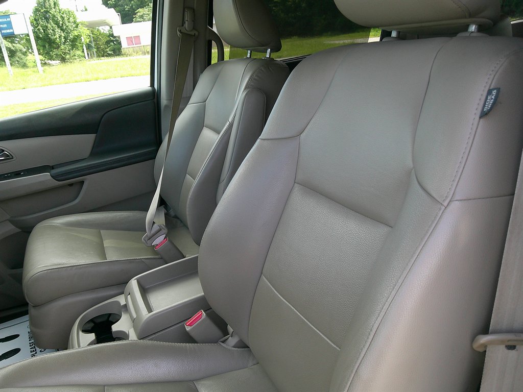 2014 Honda Odyssey - $14,995