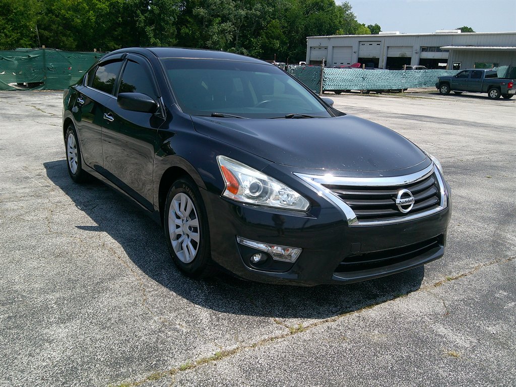 2015 Nissan Altima - $13,995