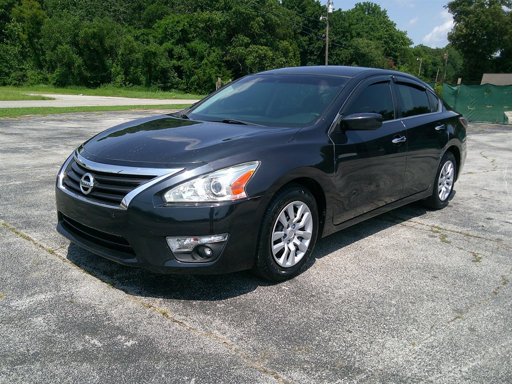 2015 Nissan Altima - $13,995