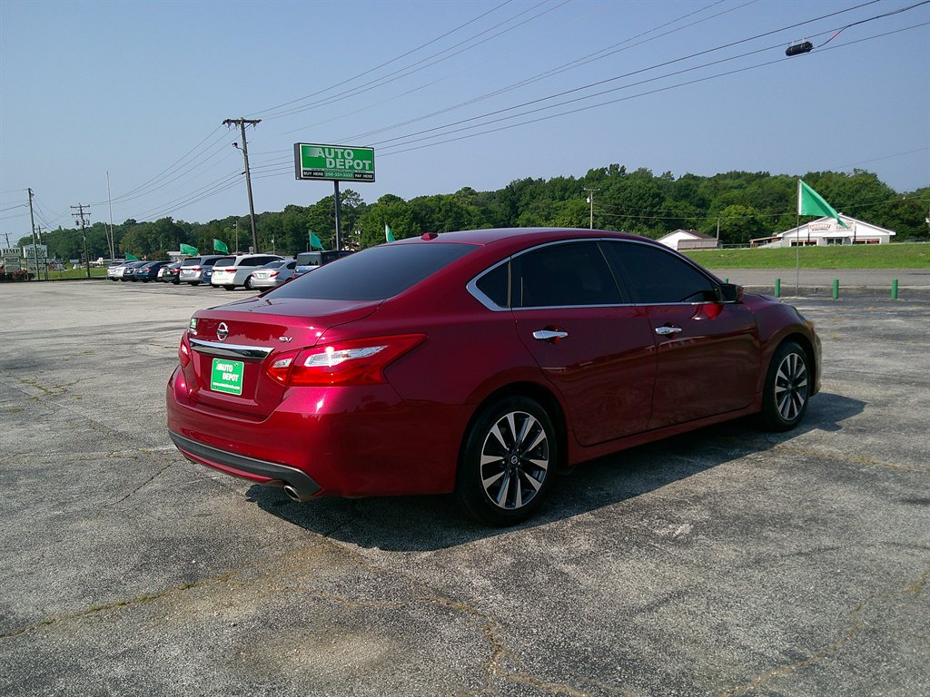 2017 Nissan Altima - $14,995