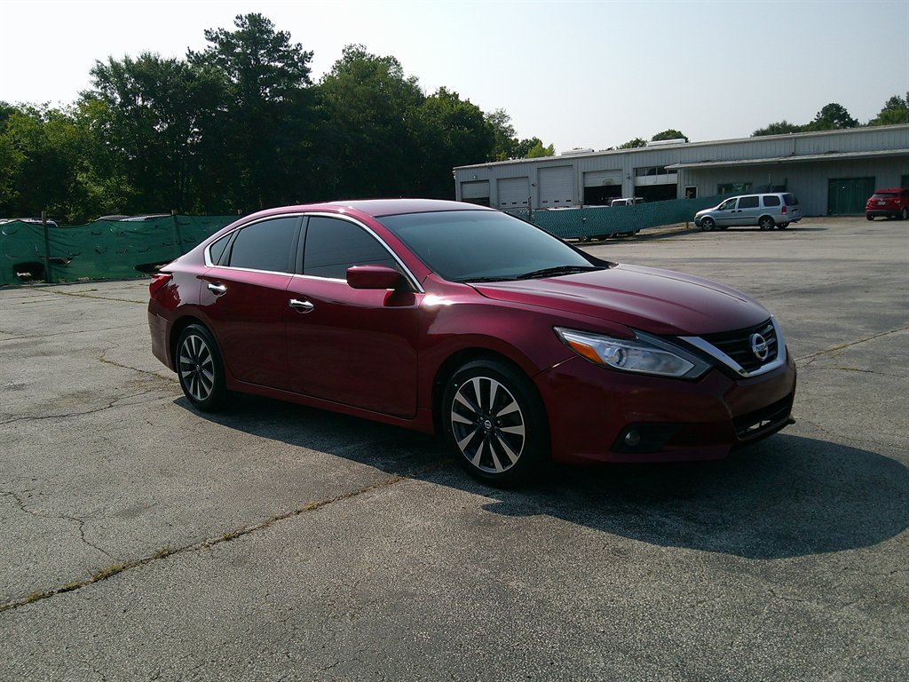 2017 Nissan Altima - $14,995