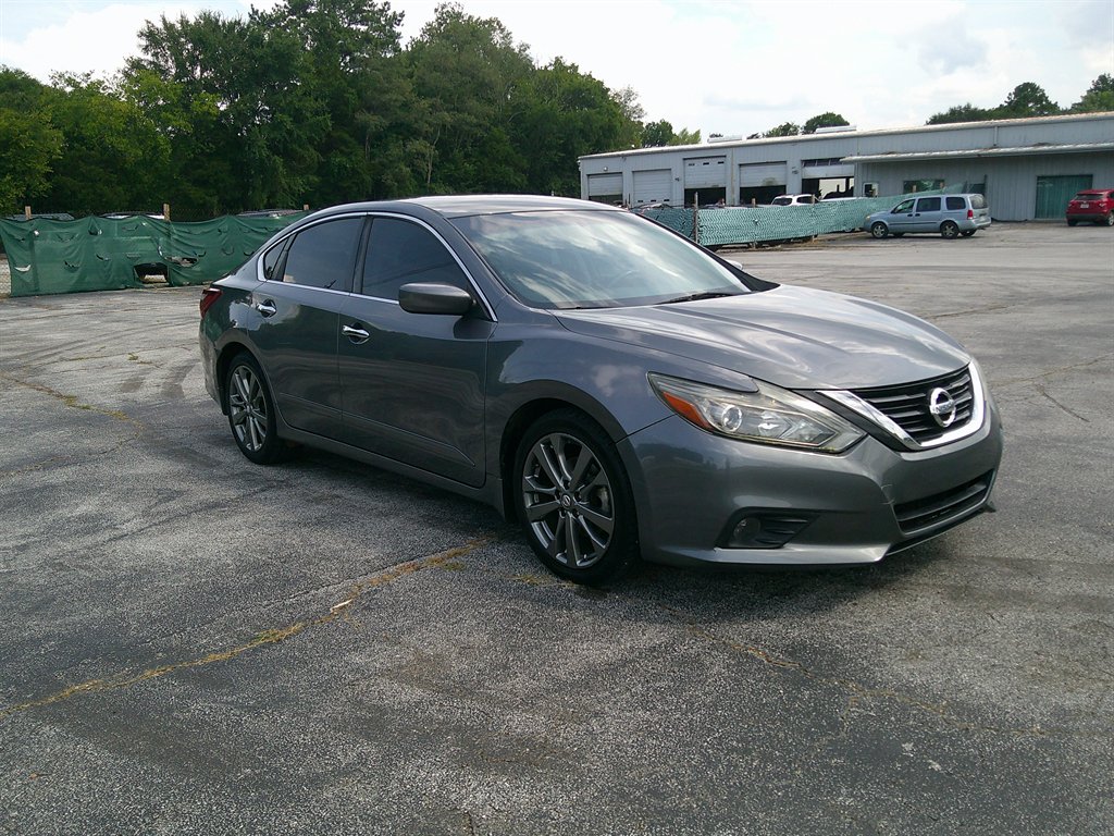 2018 Nissan Altima - $14,995