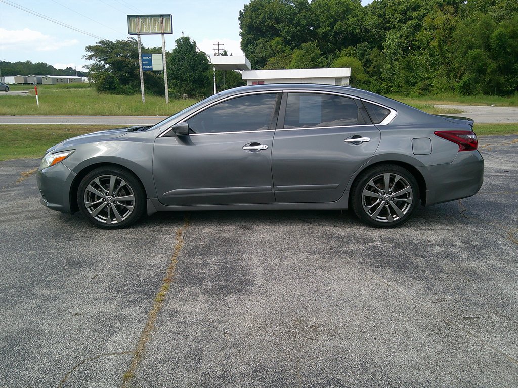 2018 Nissan Altima - $14,995