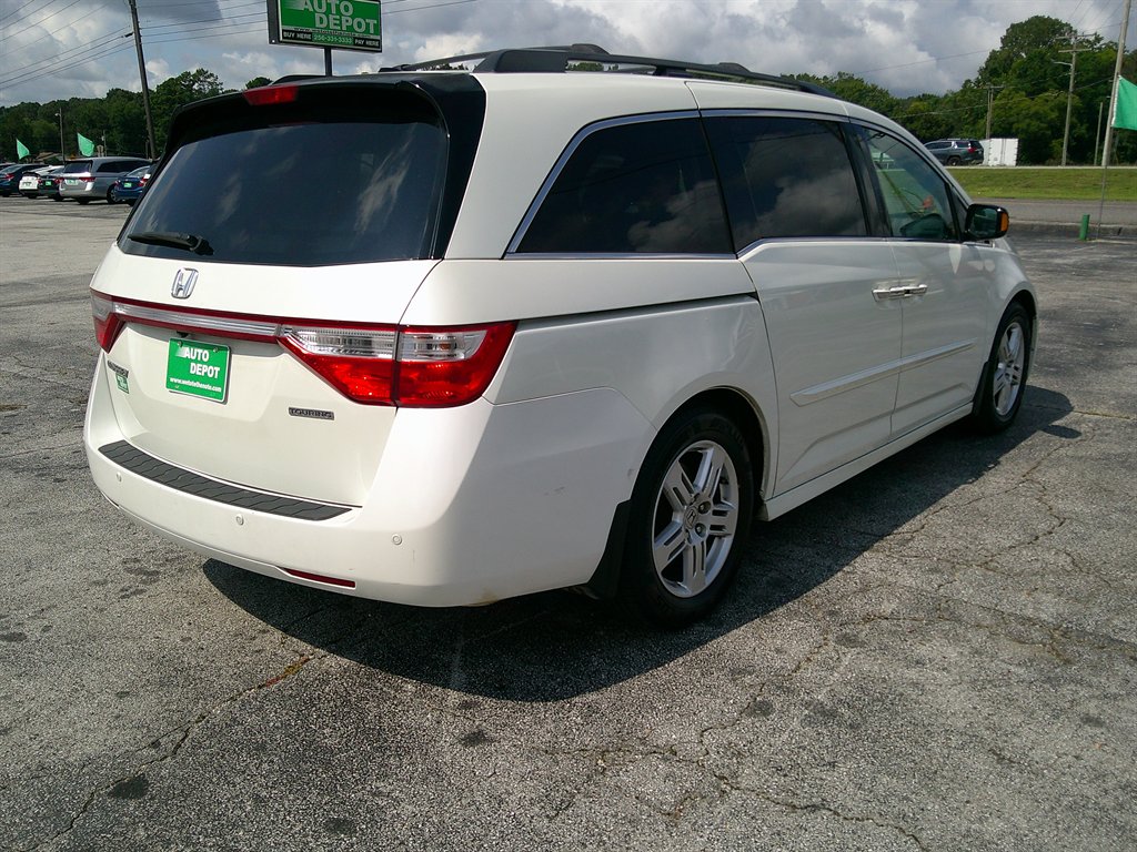 2013 Honda Odyssey - $14,995