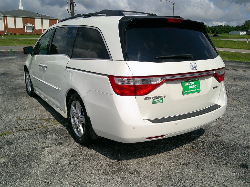 2013 Honda Odyssey - $14,995