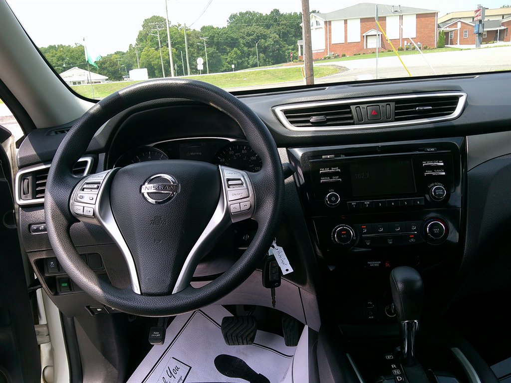2016 Nissan Rogue - $14,995