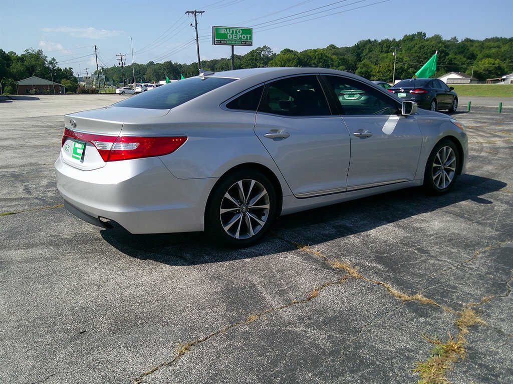 2015 Hyundai Azera - $13,995
