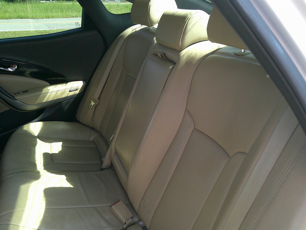 2015 Hyundai Azera - $13,995