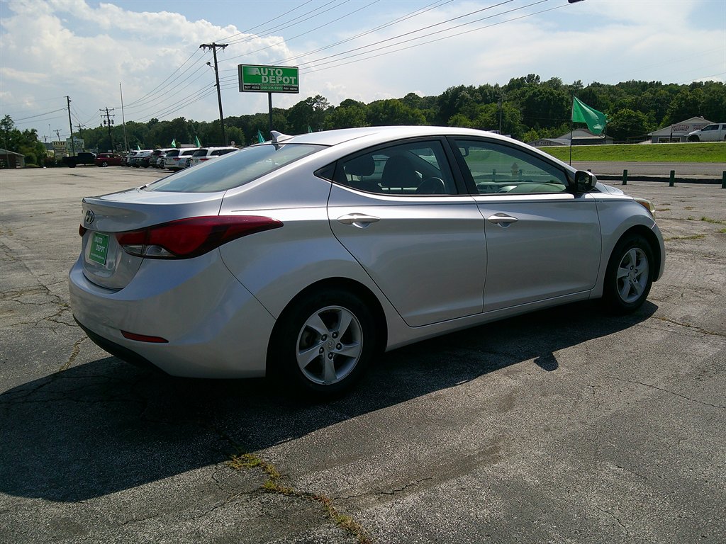 2014 Hyundai Elantra - $13,995