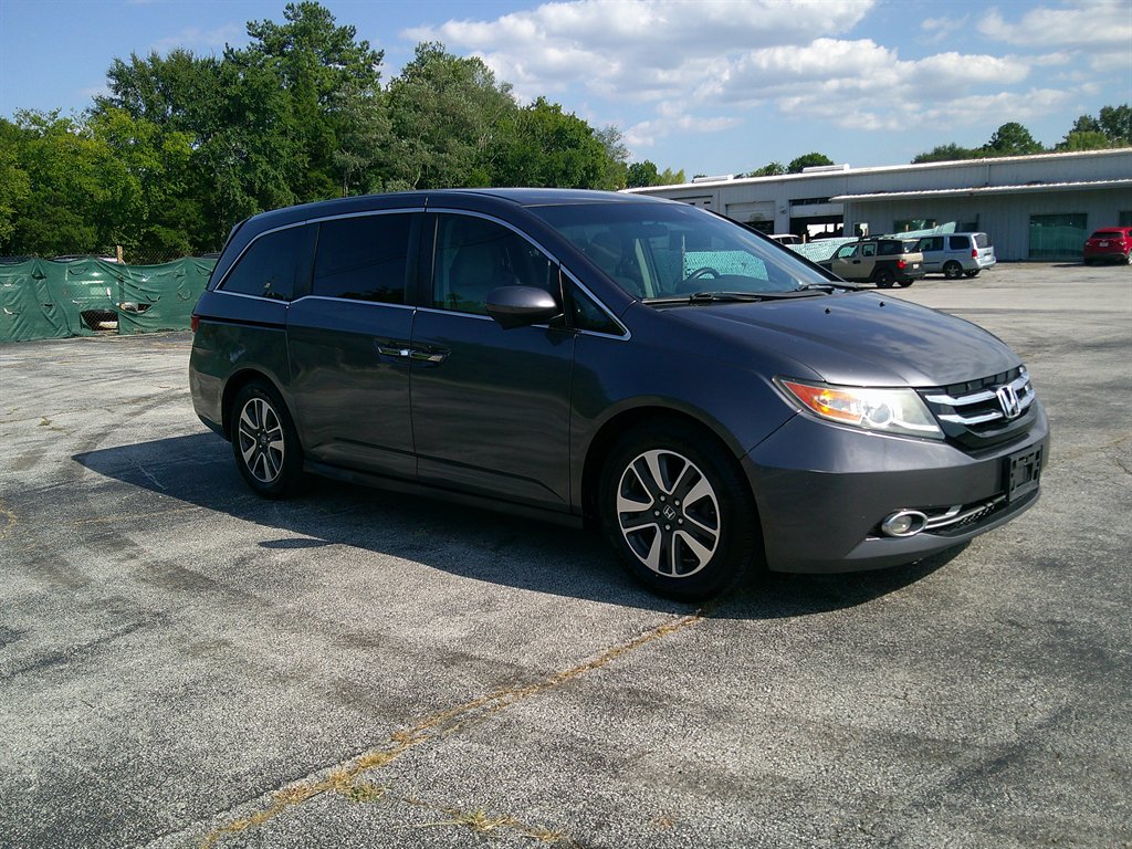 2015 Honda Odyssey - $14,995