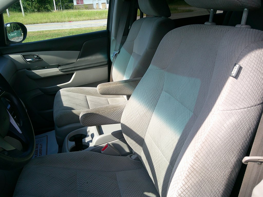 2015 Honda Odyssey - $14,995
