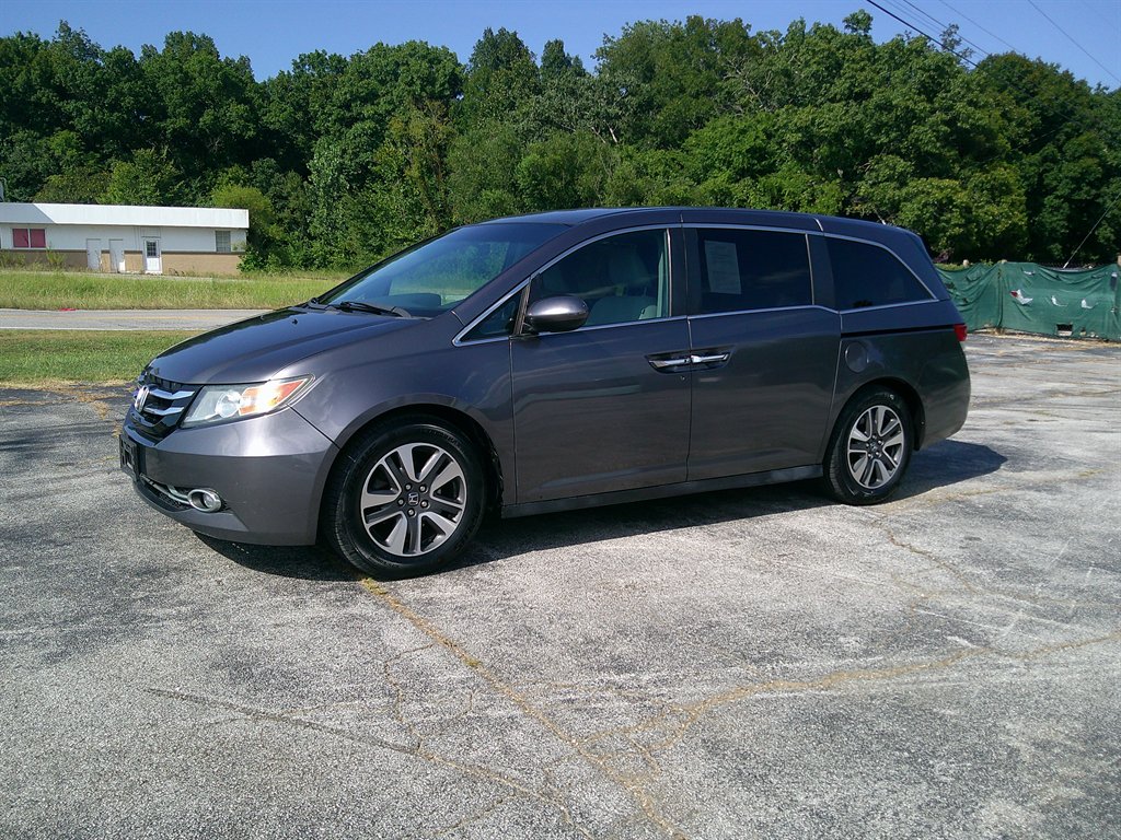 2015 Honda Odyssey - $14,995