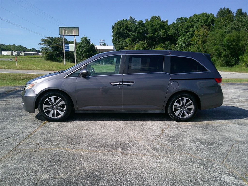 2015 Honda Odyssey - $14,995