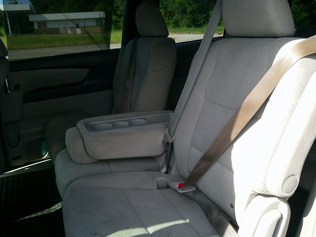 2015 Honda Odyssey - $14,995
