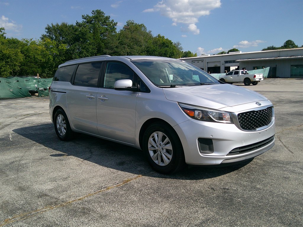 2017 Kia Sedona - $14,995