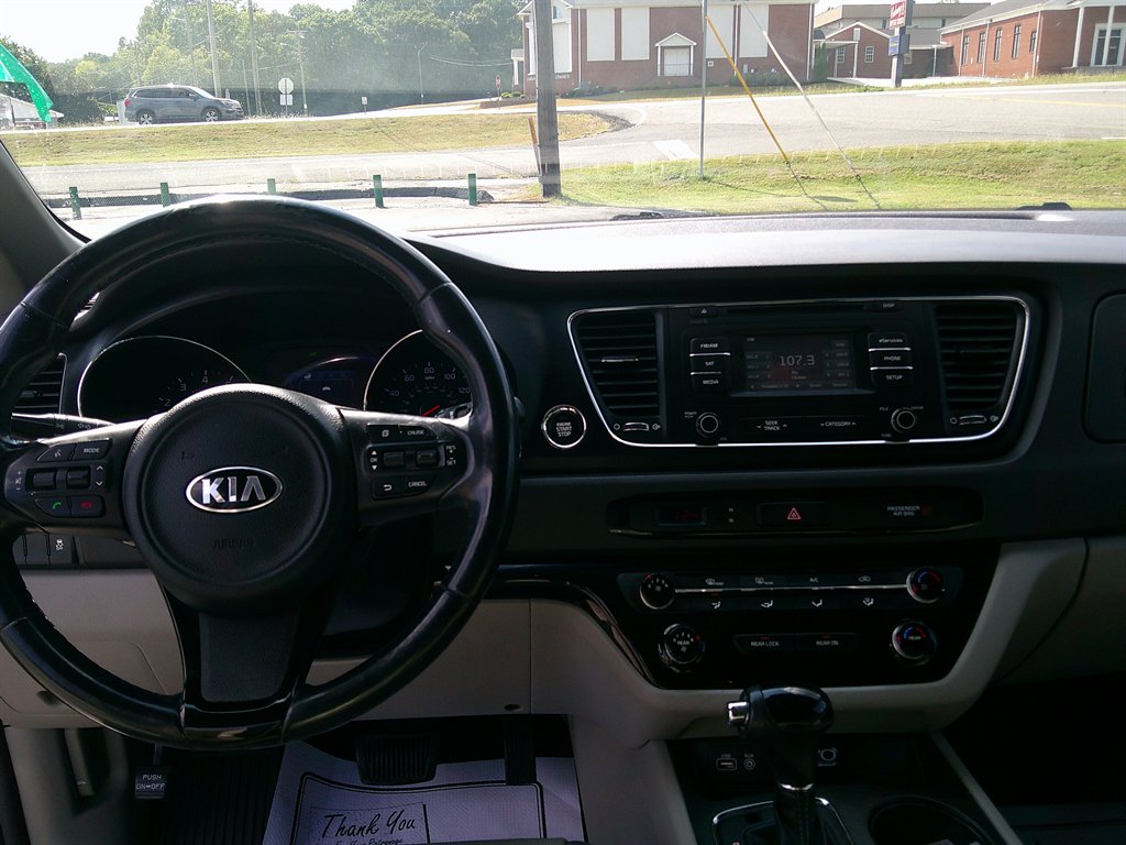 2017 Kia Sedona - $14,995
