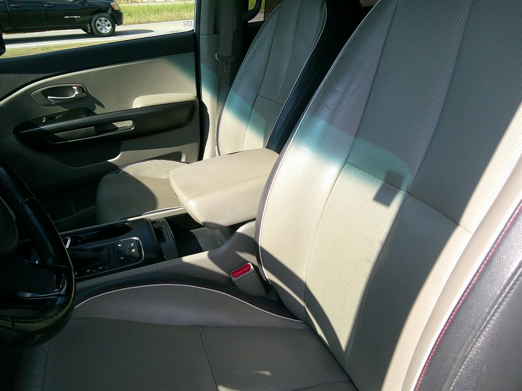 2017 Kia Sedona - $14,995