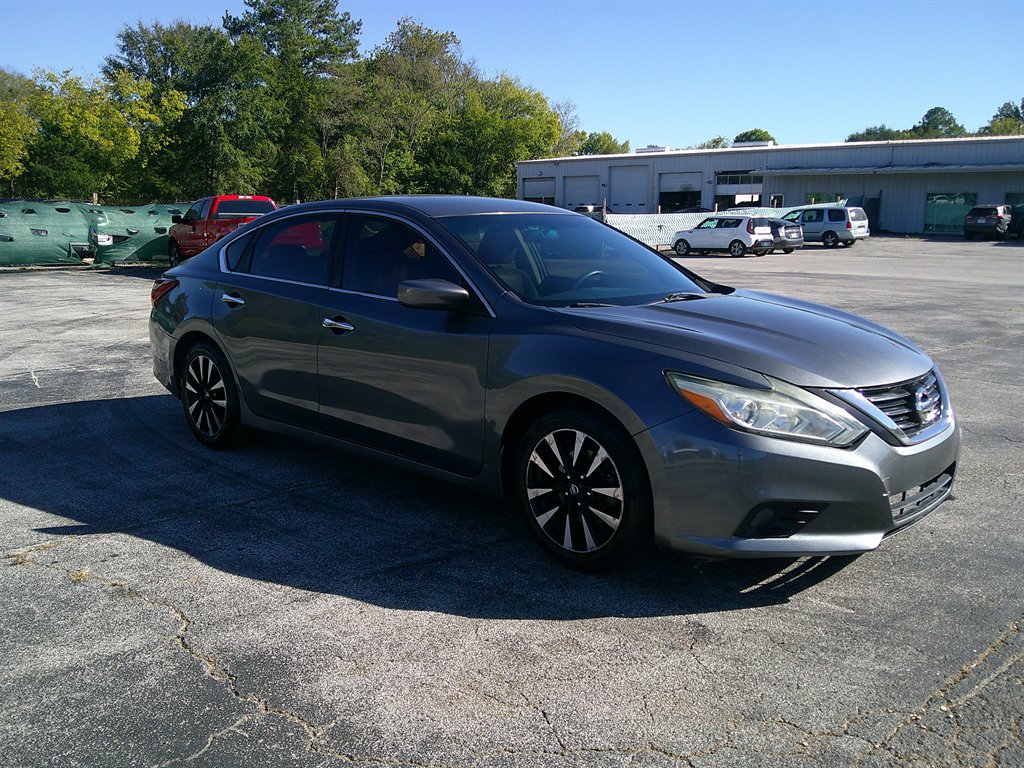 2018 Nissan Altima - $14,995