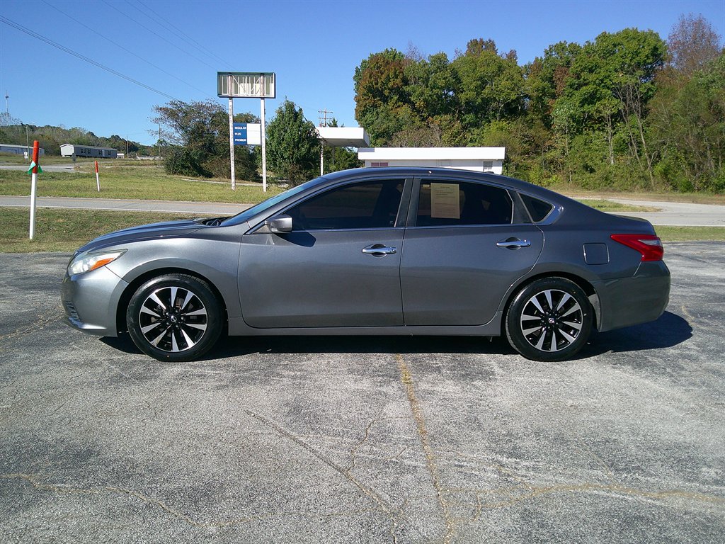 2018 Nissan Altima - $14,995