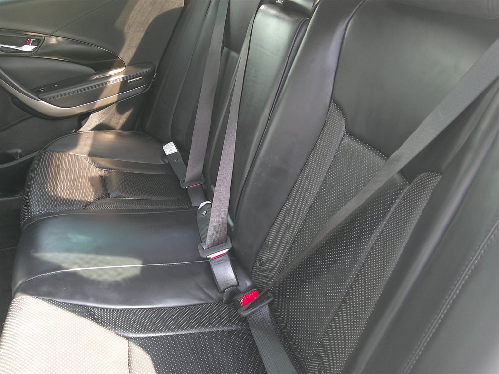 2013 Hyundai Azera - $13,995