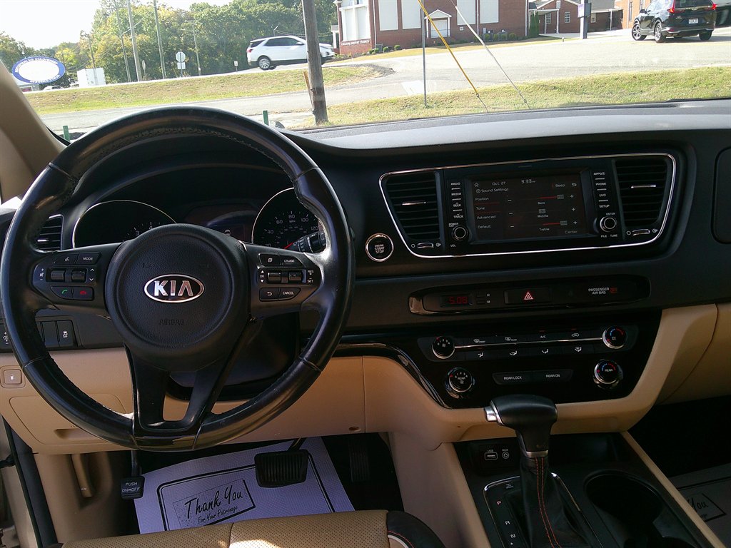 2017 Kia Sedona - $14,995