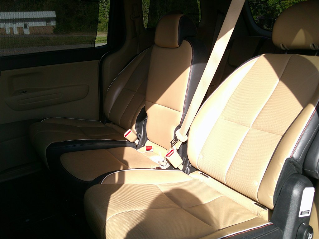 2017 Kia Sedona - $14,995