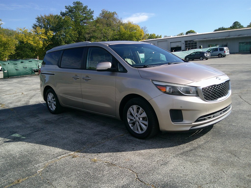 2017 Kia Sedona - $14,995
