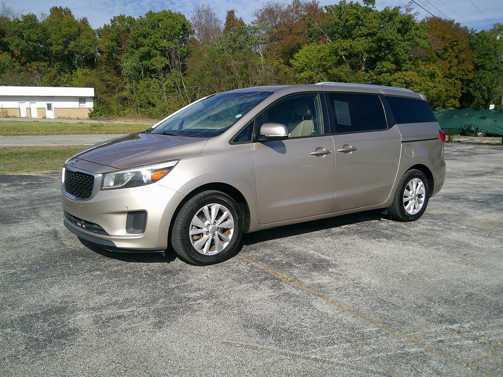 2017 Kia Sedona - $14,995