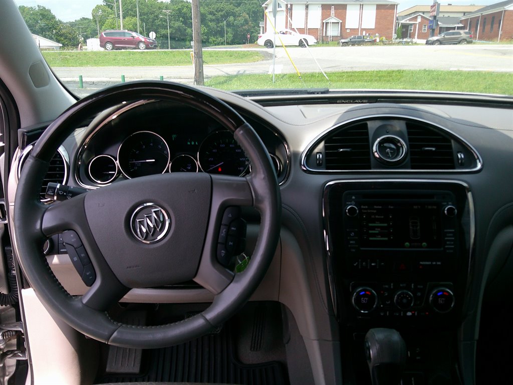 2016 Buick Enclave Convenience photo