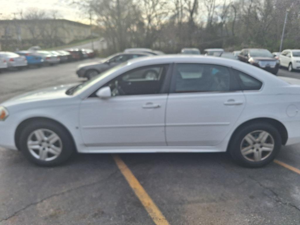 2010 Chevrolet Impala LS photo