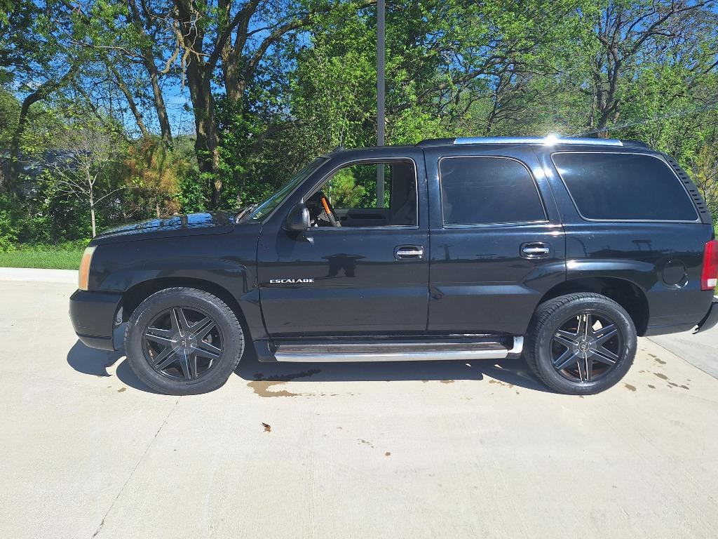 2003 Cadillac Escalade photo