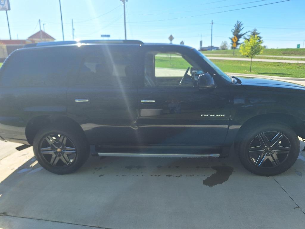 2003 Cadillac Escalade photo
