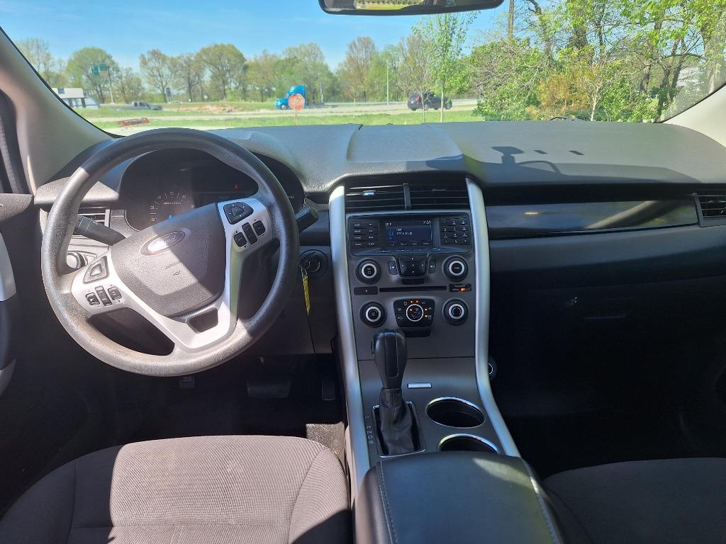 2014 Ford Edge SE photo