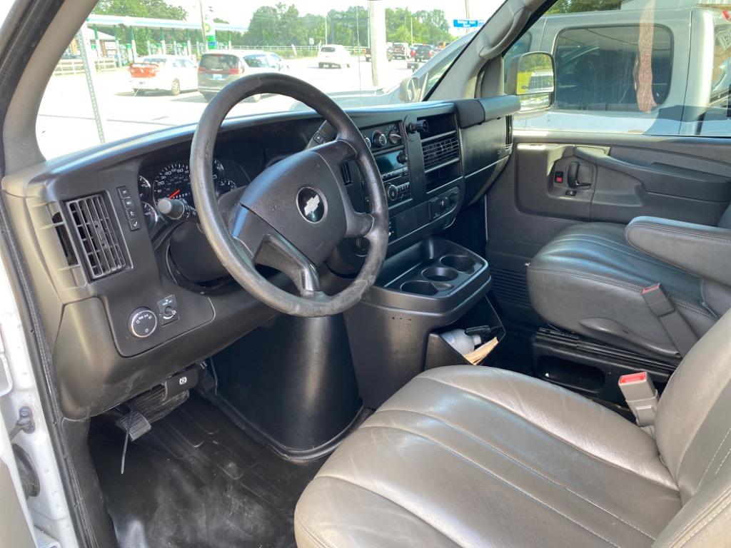 2015 Chevrolet G2500 Vans Express photo