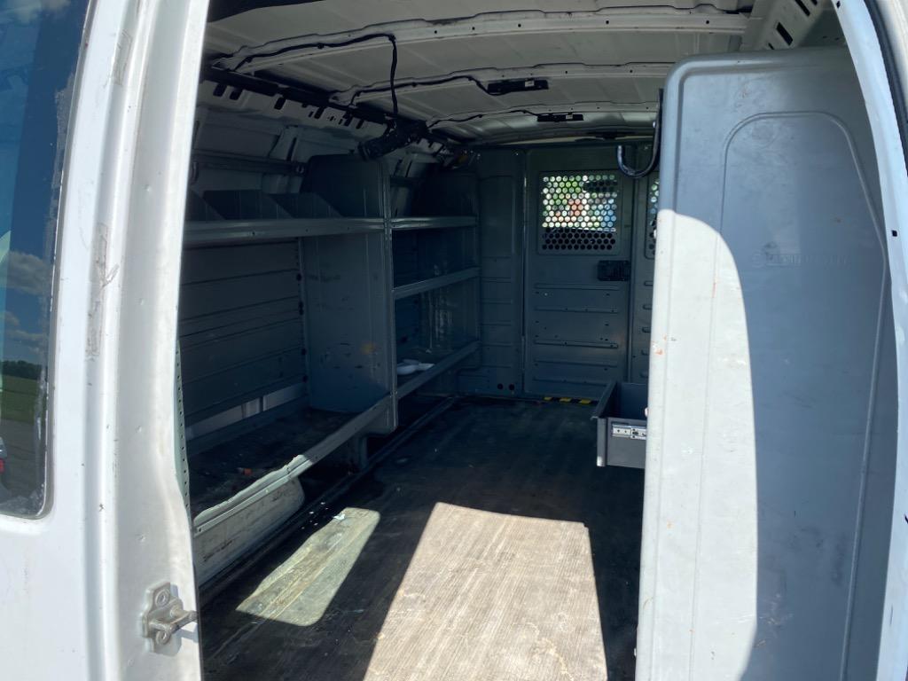 2015 Chevrolet G2500 Vans Express photo