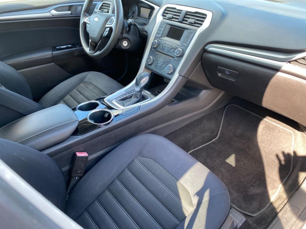 2013 Ford Fusion SE photo