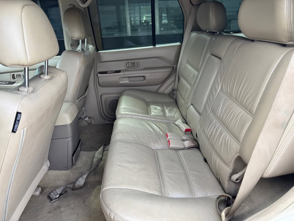 2002 Nissan Pathfinder LE photo