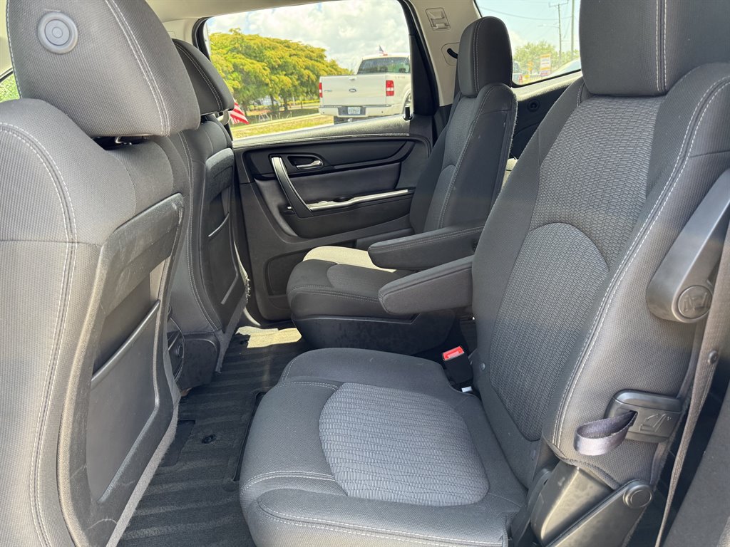 2014 Chevrolet Traverse - $11,995