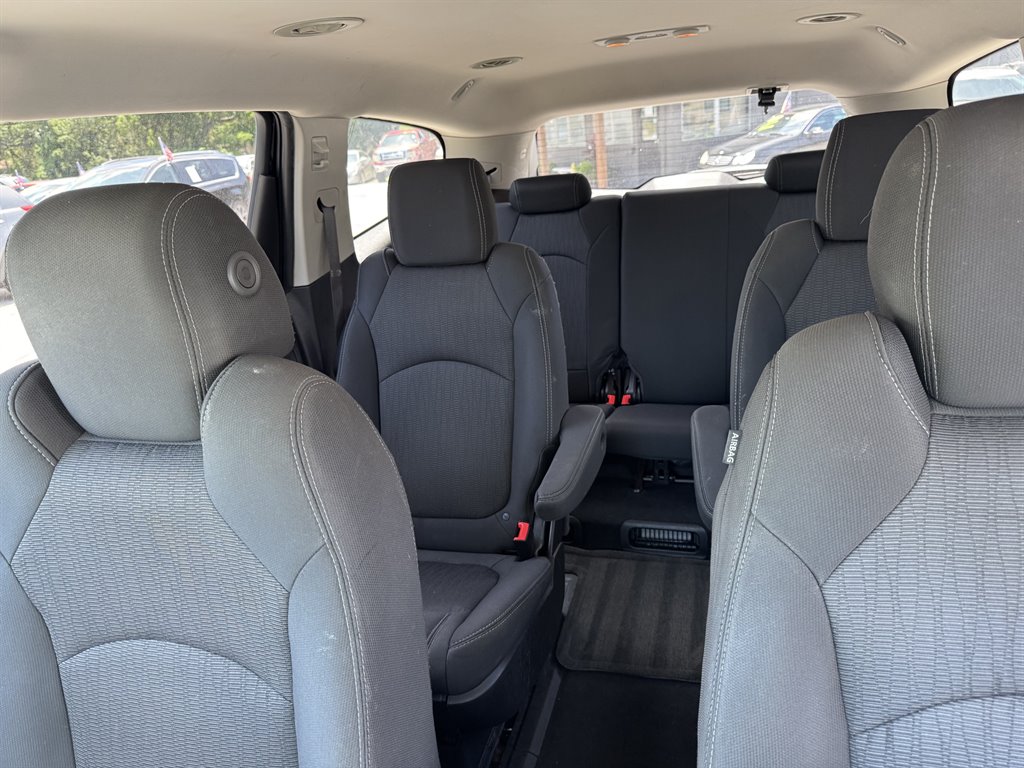 2014 Chevrolet Traverse - $11,995