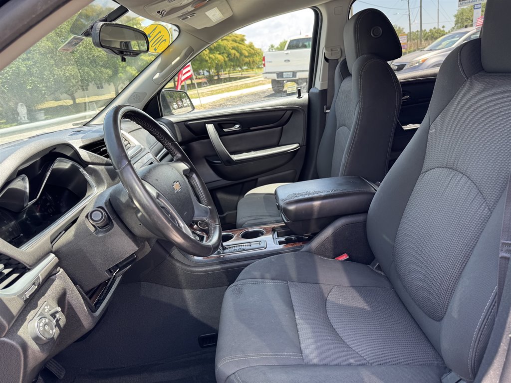2014 Chevrolet Traverse - $11,995