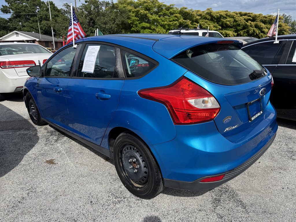 2012 Ford Focus - $5,995