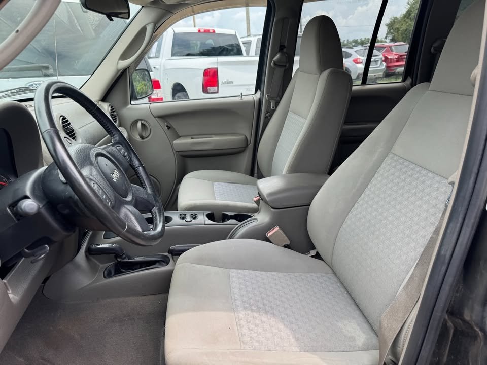 2005 Jeep Liberty - $5,995