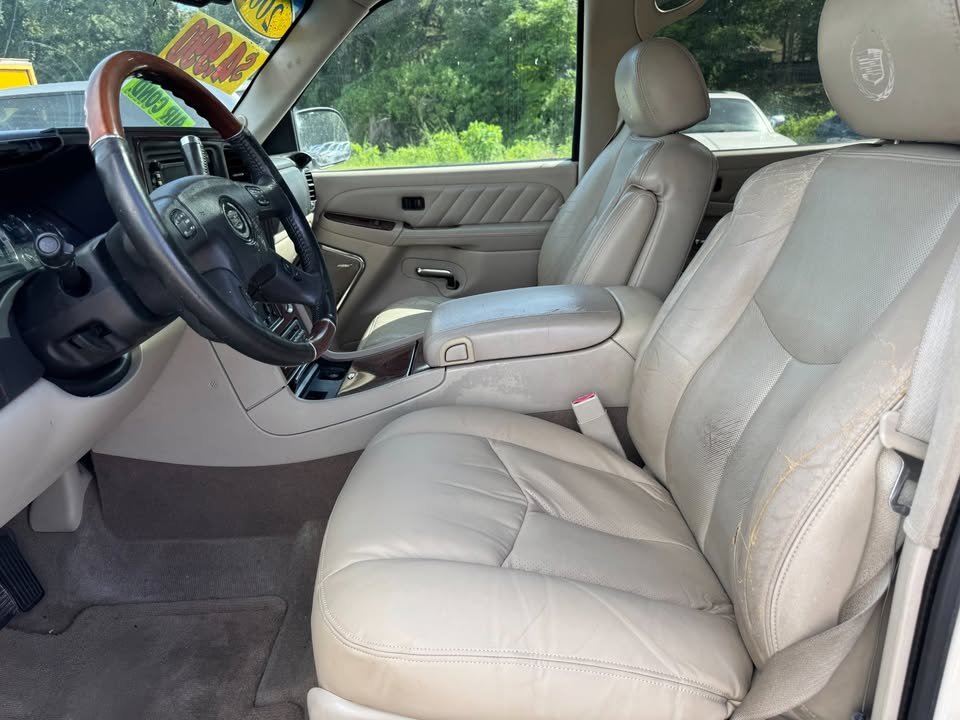 2005 Cadillac Escalade - $5,995