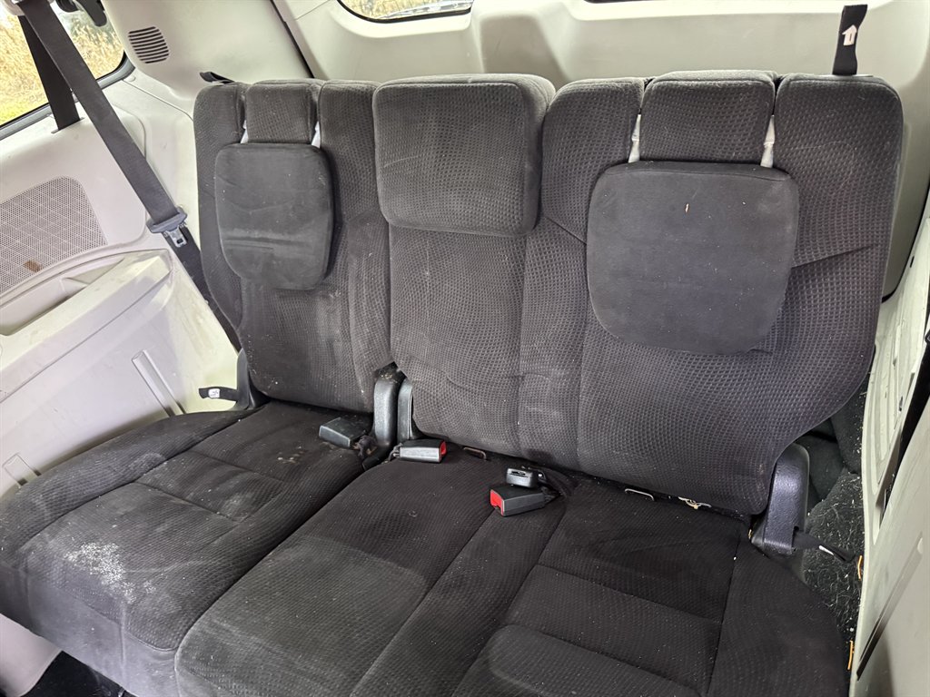 2015 Dodge Grand Caravan - $10,995