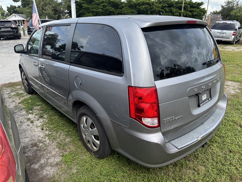 2015 Dodge Grand Caravan - $10,995
