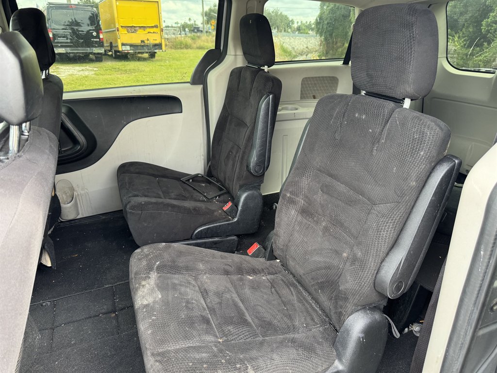 2015 Dodge Grand Caravan - $10,995