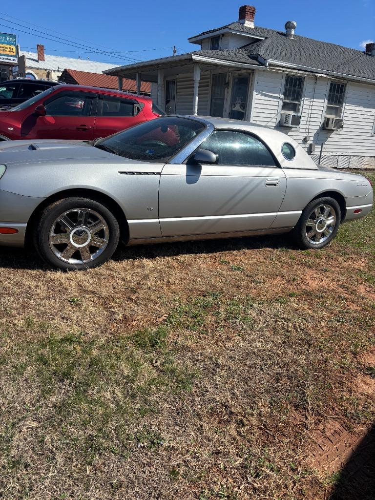 2004 Ford Thunderbird