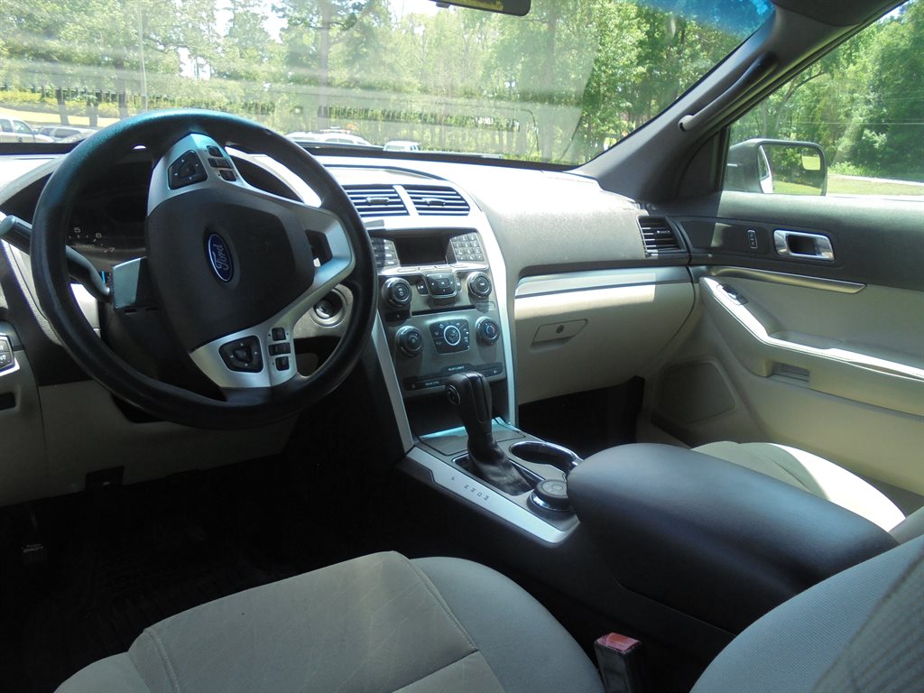 2014 Ford Explorer photo
