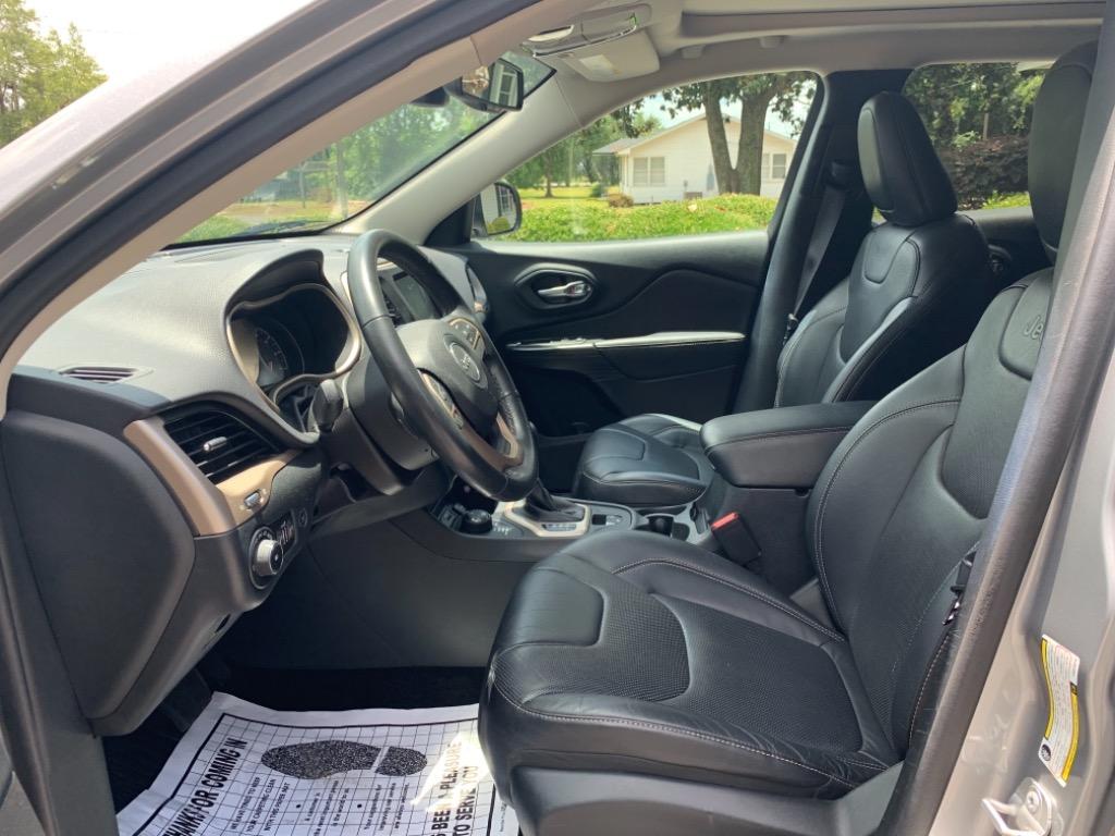 2011 Infiniti QX56 photo