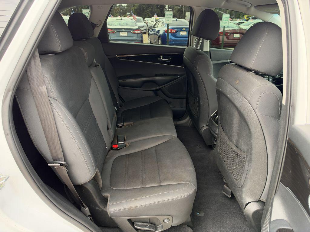 2020 Kia Sorento - $13,995
